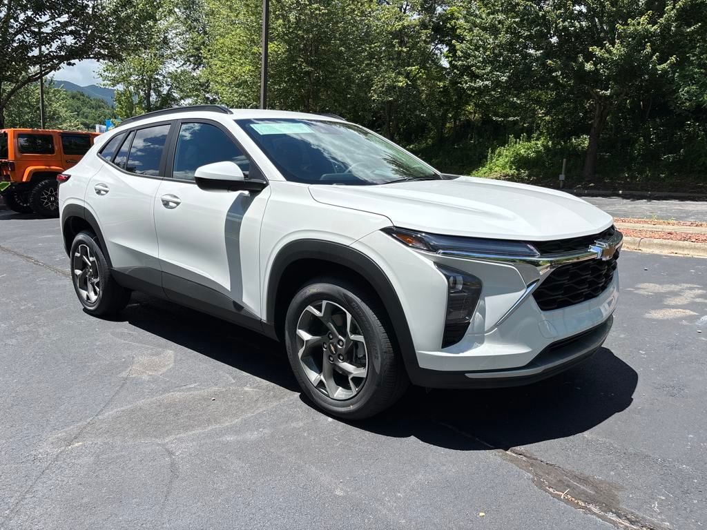 new 2025 Chevrolet Trax car, priced at $24,095