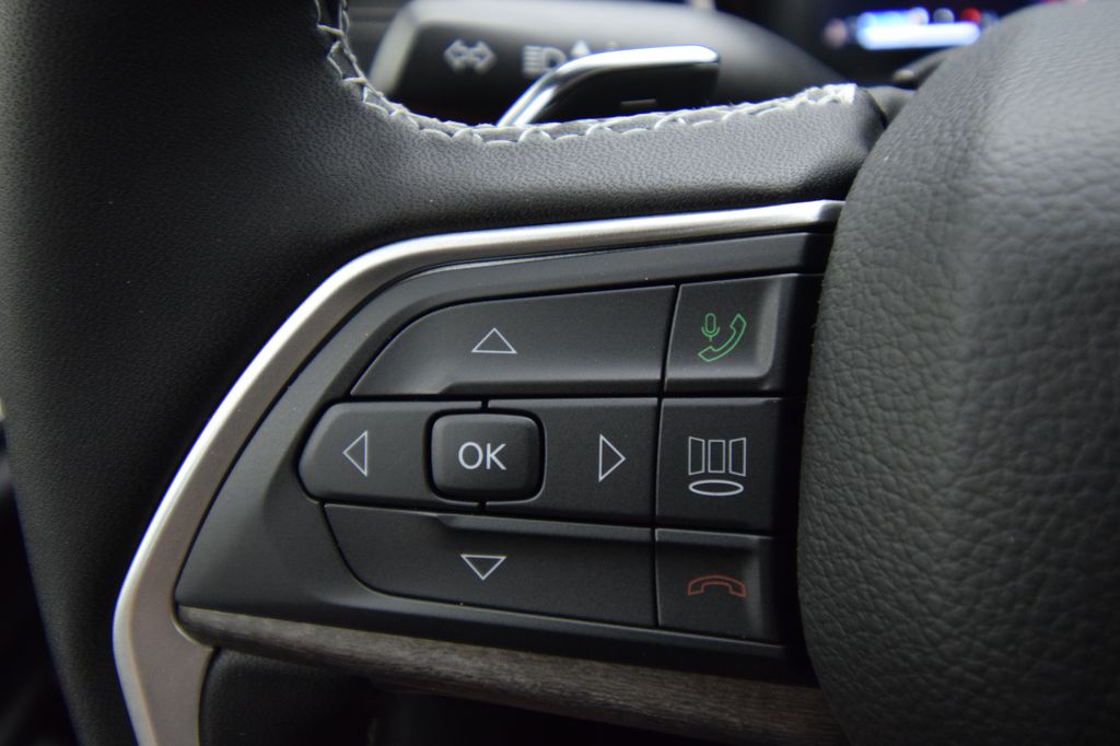 new 2025 Jeep Grand Cherokee car, priced at $44,150