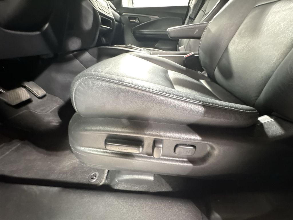 used 2022 Honda Pilot car, priced at $33,792