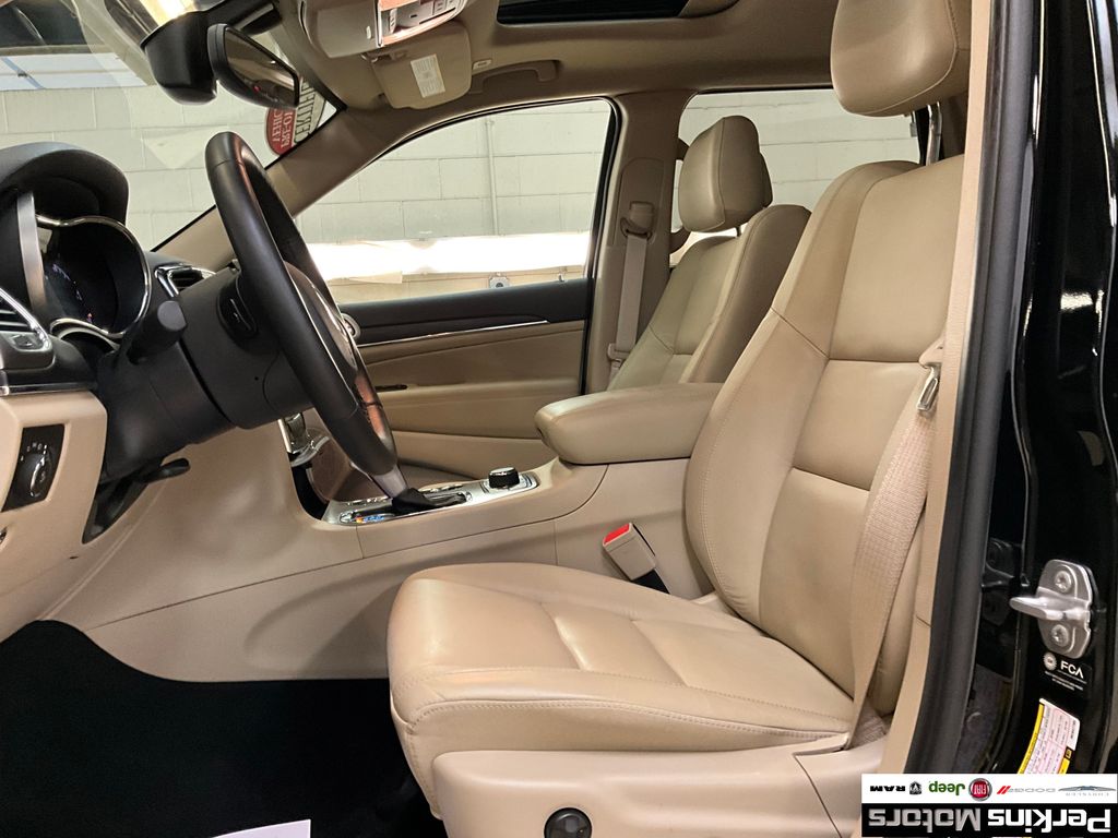 used 2021 Jeep Grand Cherokee car, priced at $33,278