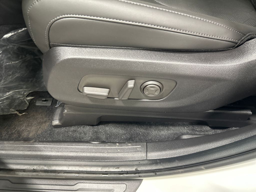 new 2025 Kia Carnival car, priced at $40,495