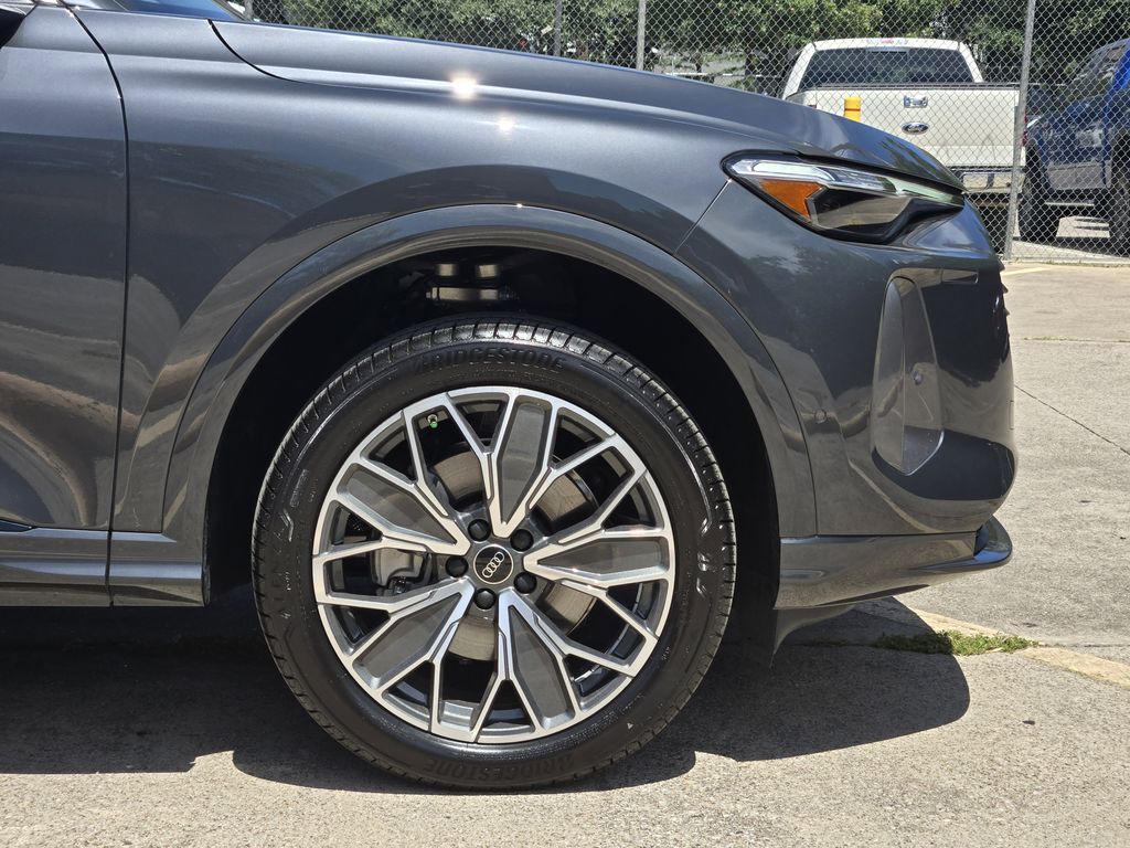 new 2025 Audi Q5 car, priced at $60,975