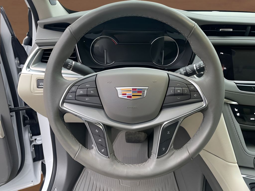 used 2023 Cadillac XT5 car, priced at $39,500