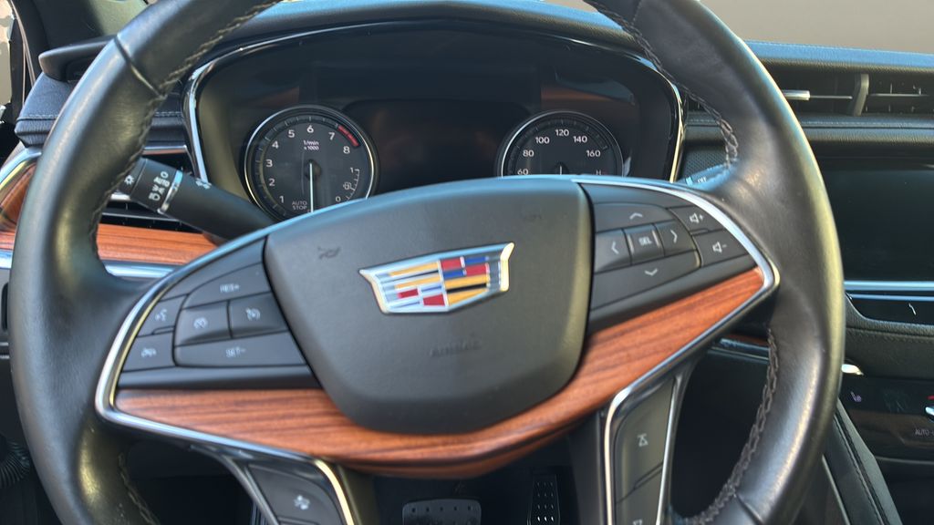 used 2022 Cadillac XT5 car, priced at $36,900
