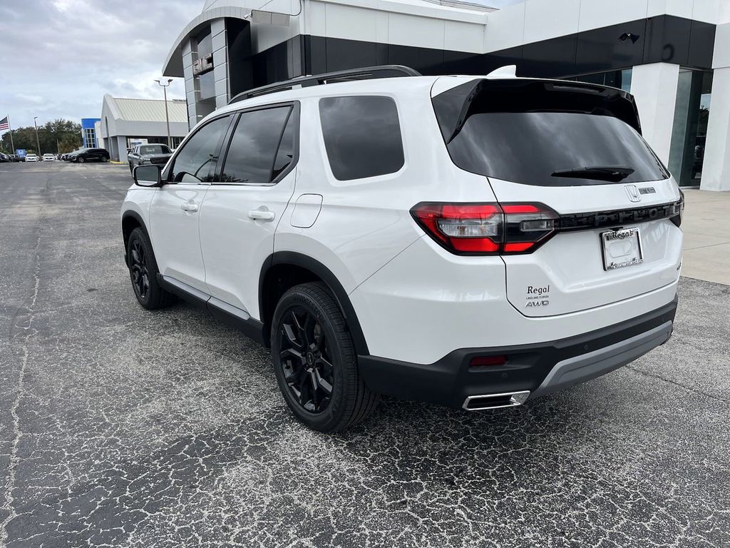 new 2025 Honda Pilot car, priced at $49,253