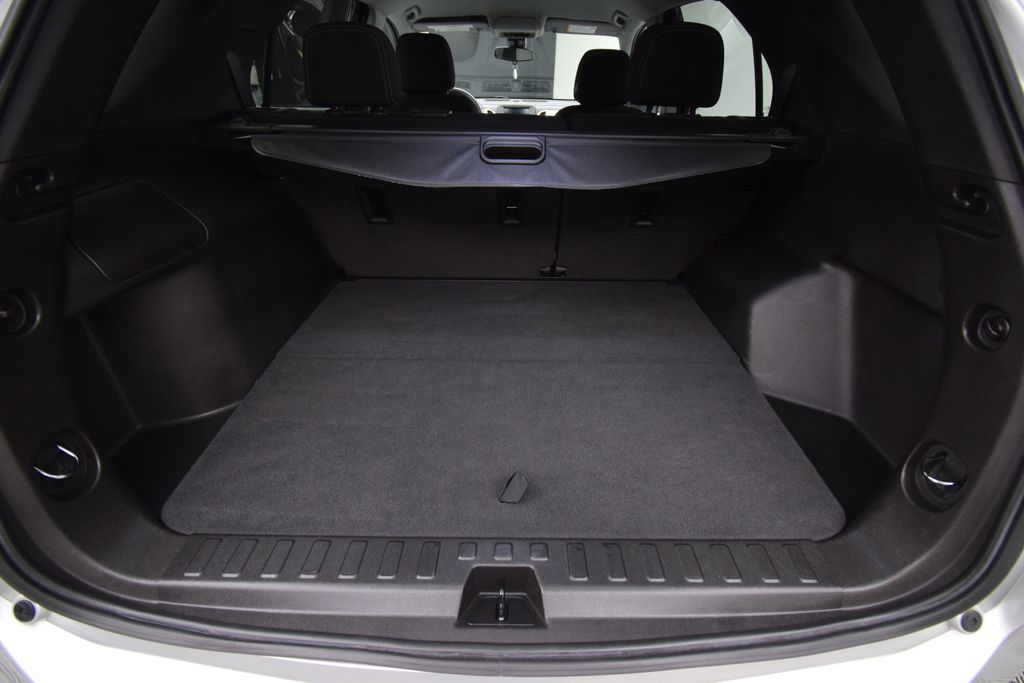 used 2022 Chevrolet Equinox car, priced at $17,700