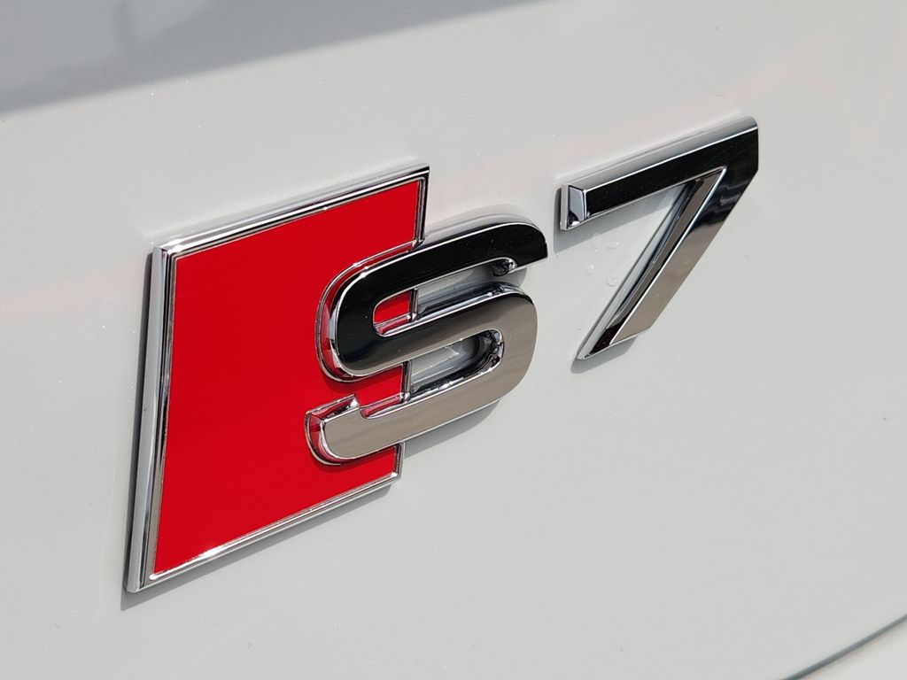 new 2025 Audi S7 car, priced at $100,600