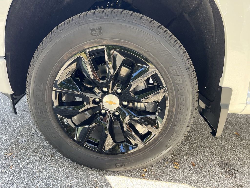 new 2025 Chevrolet Silverado 1500 car, priced at $38,148