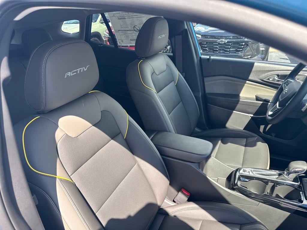 new 2025 Chevrolet Trax car, priced at $27,085
