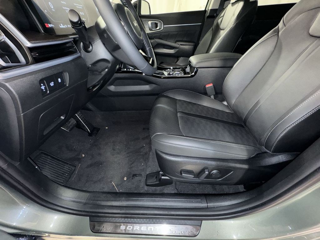 new 2025 Kia Sorento car, priced at $45,280