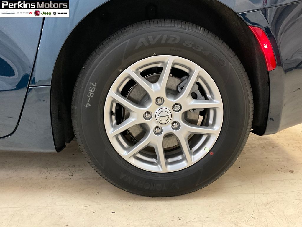 new 2025 Chrysler Pacifica car