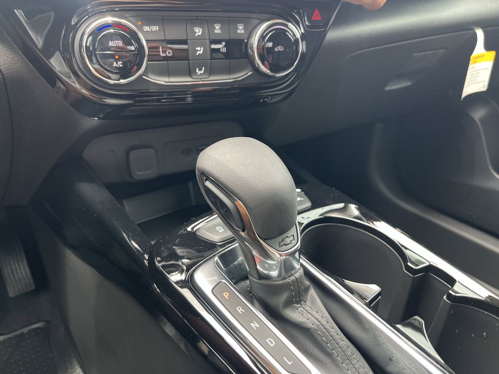 new 2025 Chevrolet Trax car, priced at $22,862