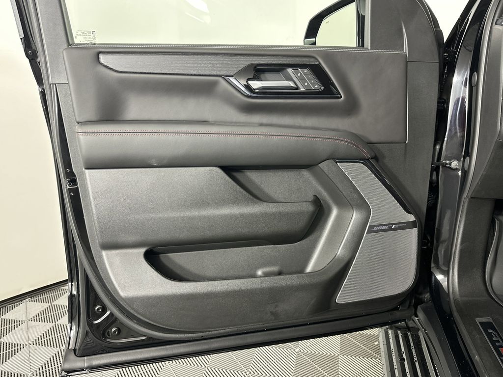 new 2025 GMC Yukon XL car, priced at $104,514