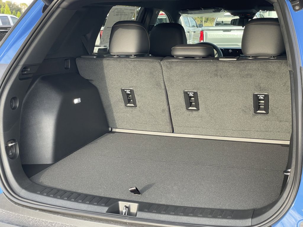 new 2026 Chevrolet Equinox car, priced at $32,900