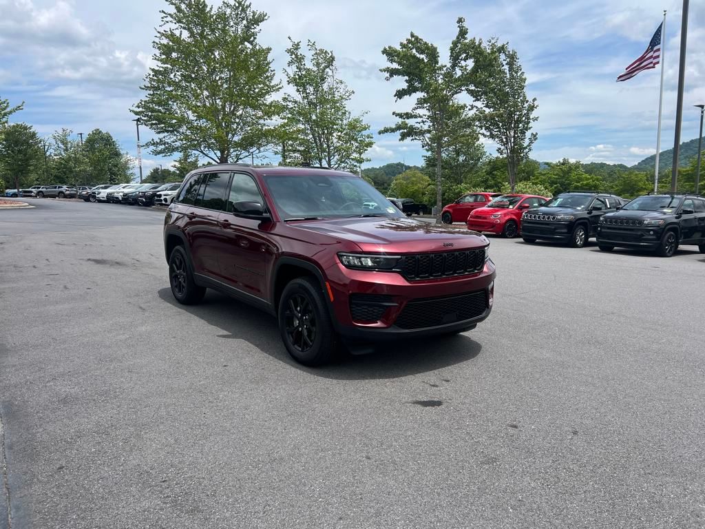 new 2025 Jeep Grand Cherokee car, priced at $38,990