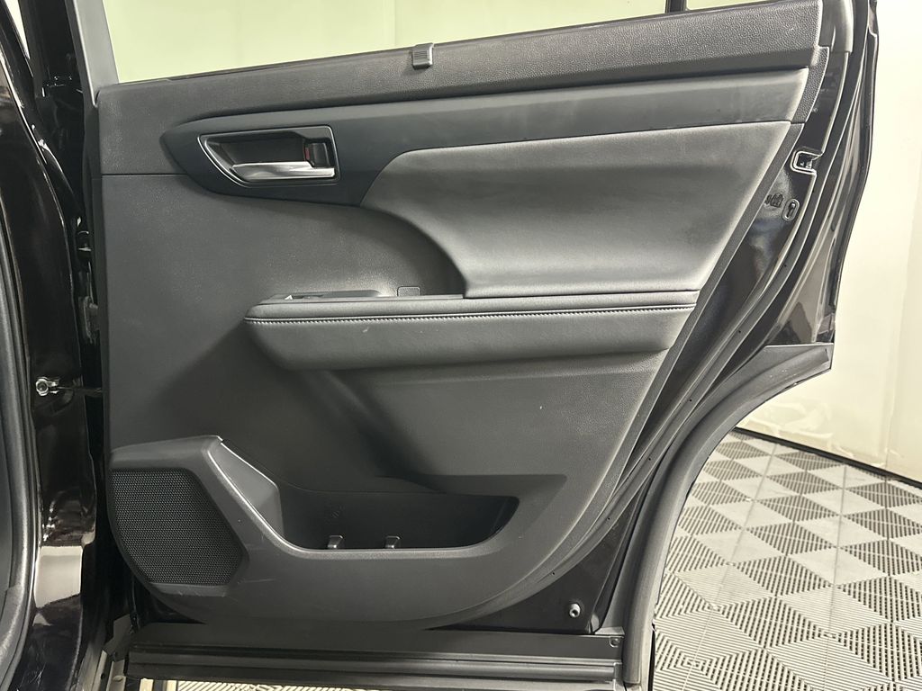 used 2022 Toyota Highlander car, priced at $34,711