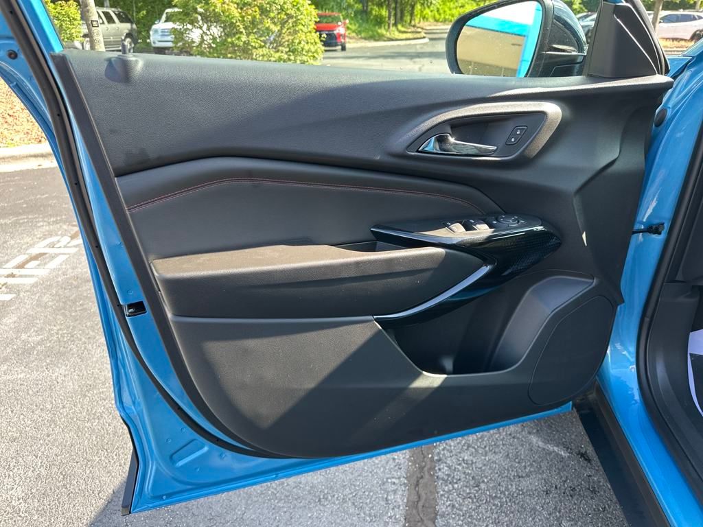 new 2025 Chevrolet Trax car, priced at $26,290