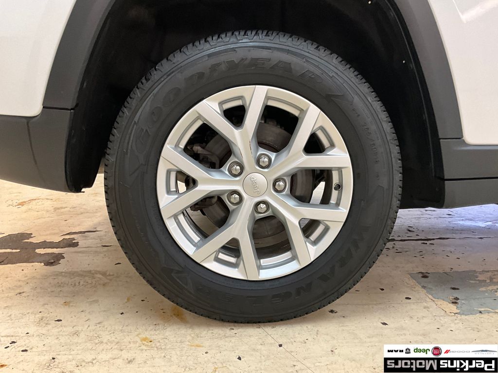 used 2023 Jeep Grand Cherokee car, priced at $30,489