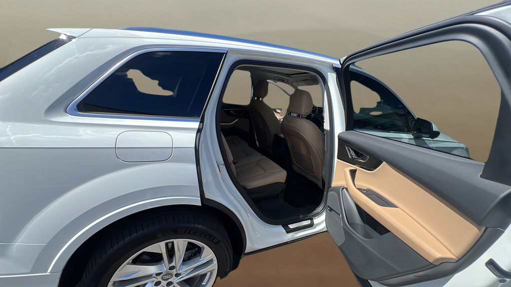 used 2020 Audi Q7 car, priced at $32,300