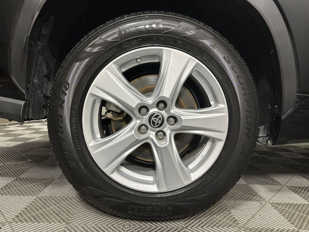 used 2023 Toyota Highlander car, priced at $33,697