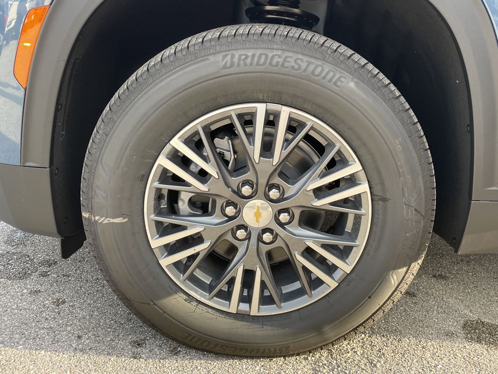 new 2026 Chevrolet Traverse car, priced at $37,495