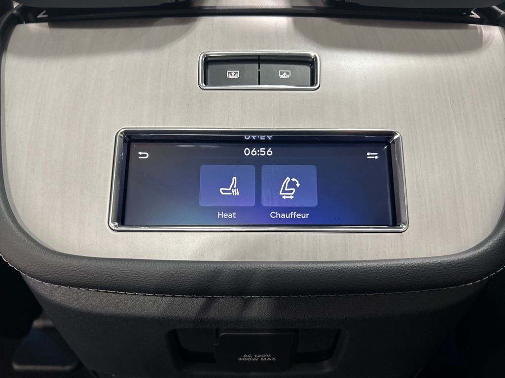 new 2025 Lincoln Navigator car, priced at $106,555