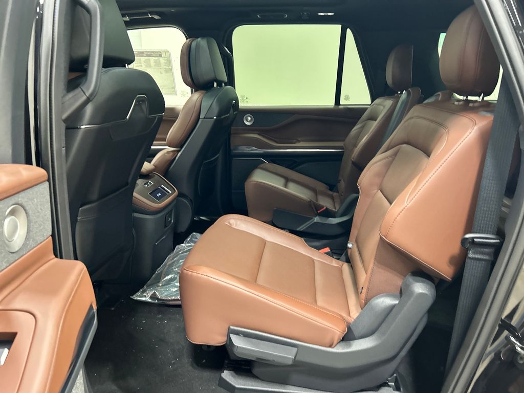 new 2025 Lincoln Navigator car, priced at $108,790