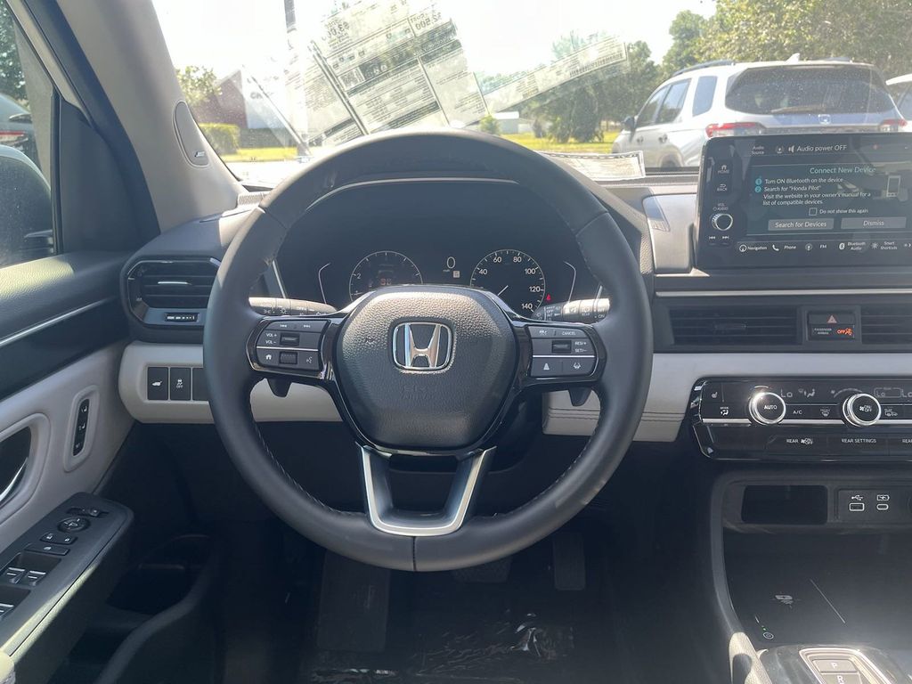 new 2025 Honda Pilot car, priced at $49,445