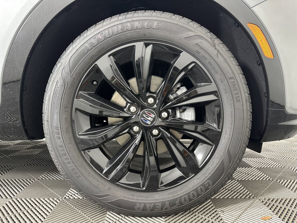 new 2025 Buick Envista car, priced at $28,080