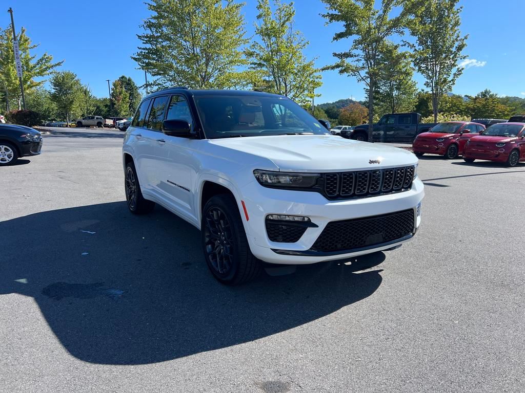 new 2025 Jeep Grand Cherokee car, priced at $66,990