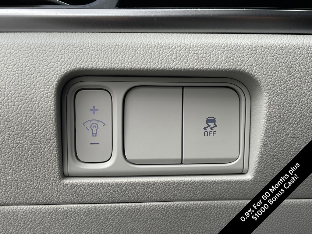 new 2025 Kia Sorento car, priced at $30,779