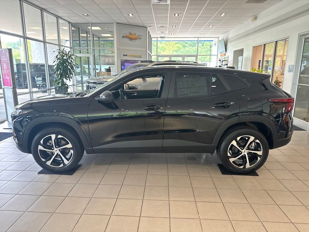 new 2025 Chevrolet Trax car, priced at $24,290