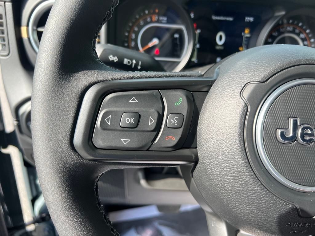 new 2025 Jeep Gladiator car, priced at $46,990