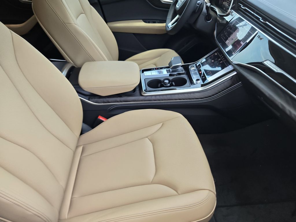 new 2025 Audi Q7 car, priced at $78,950