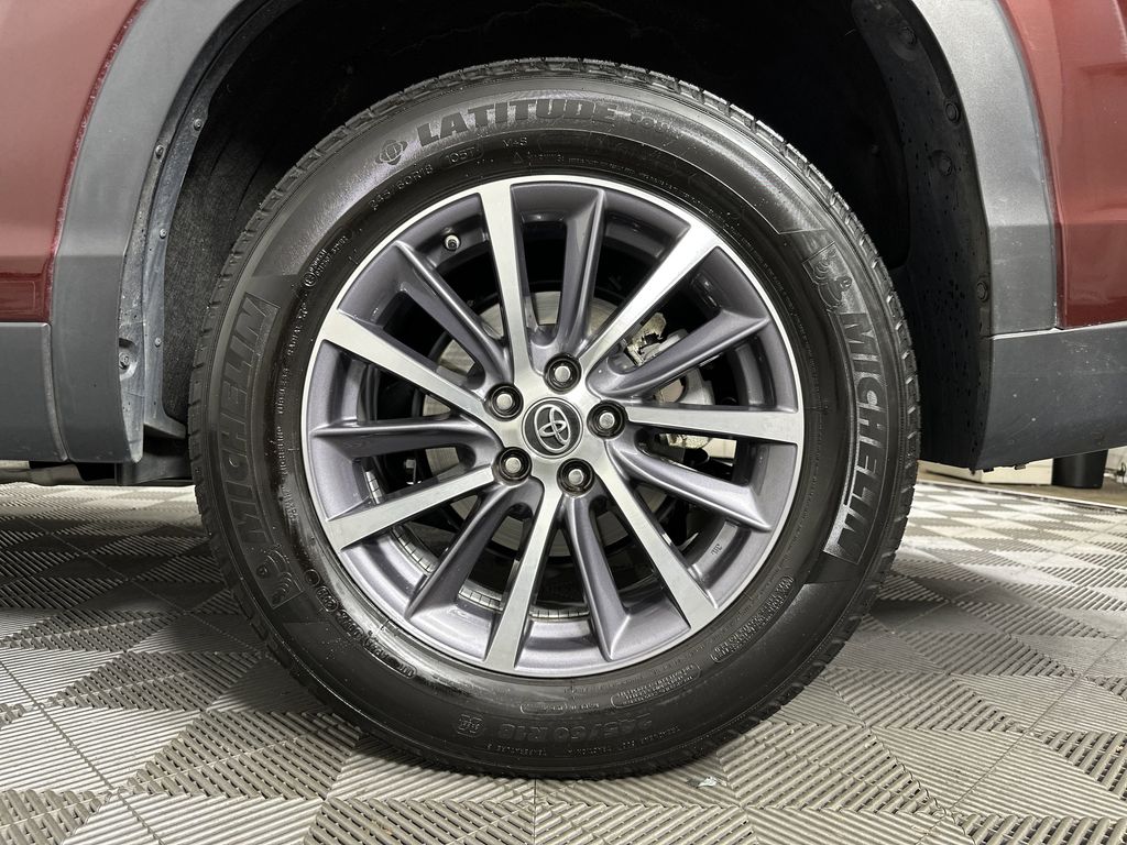 used 2019 Toyota Highlander car, priced at $29,750