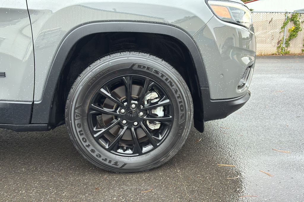 used 2023 Jeep Cherokee car, priced at $26,200
