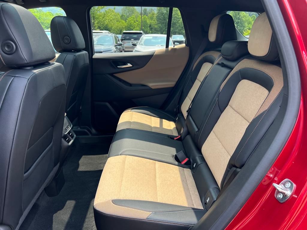 new 2025 Chevrolet Equinox car, priced at $40,370