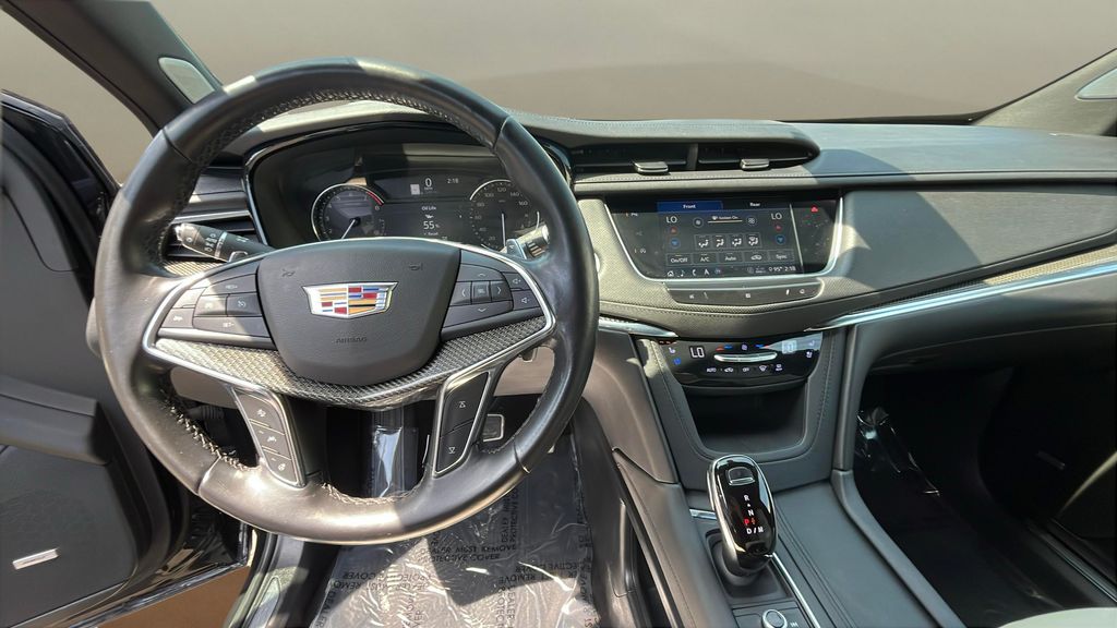 used 2020 Cadillac XT5 car, priced at $30,900