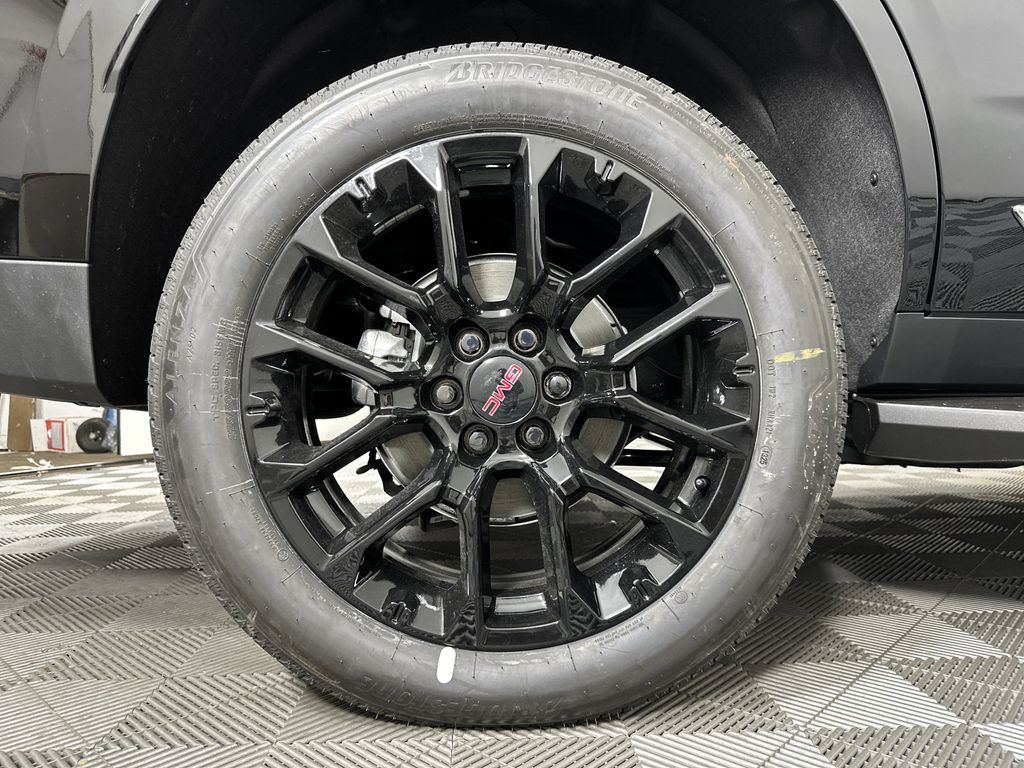 new 2025 GMC Yukon car, priced at $76,529