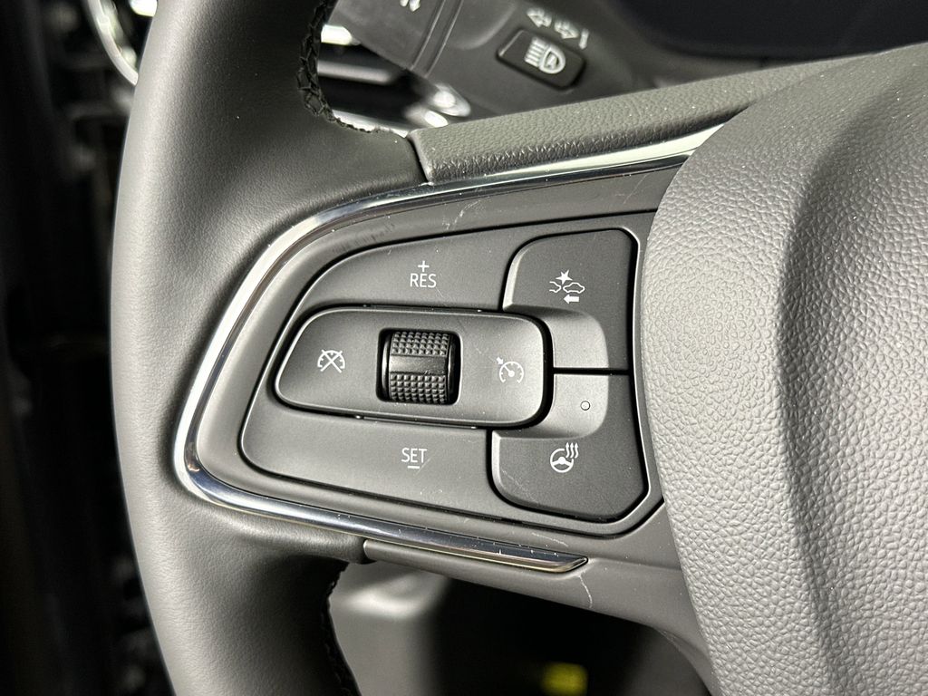 new 2025 Buick Envista car, priced at $31,085
