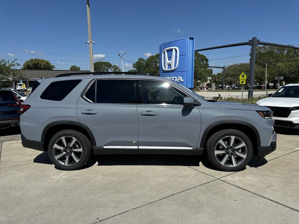 new 2025 Honda Pilot car, priced at $50,340