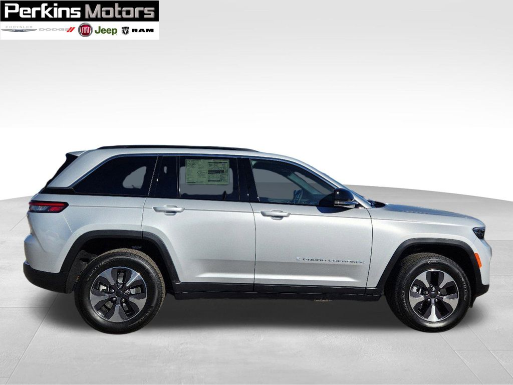 new 2025 Jeep Grand Cherokee car, priced at $52,869