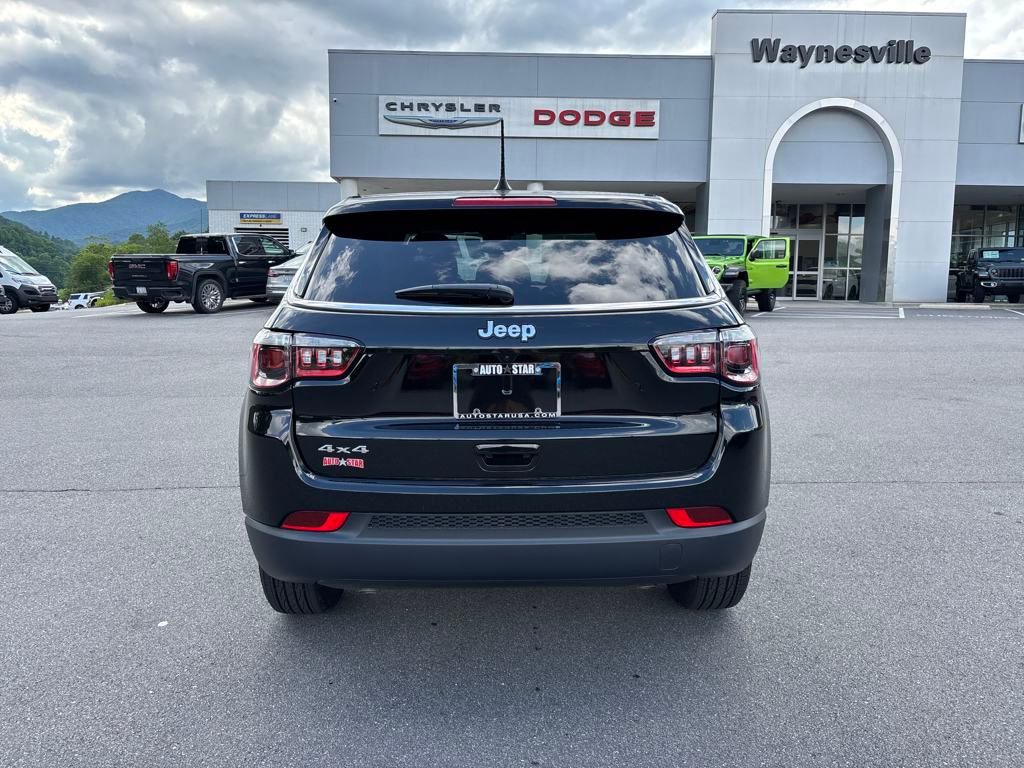 new 2025 Jeep Compass car, priced at $26,990