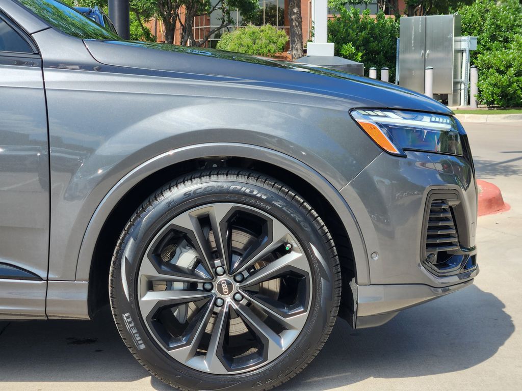 new 2025 Audi Q7 car, priced at $83,750