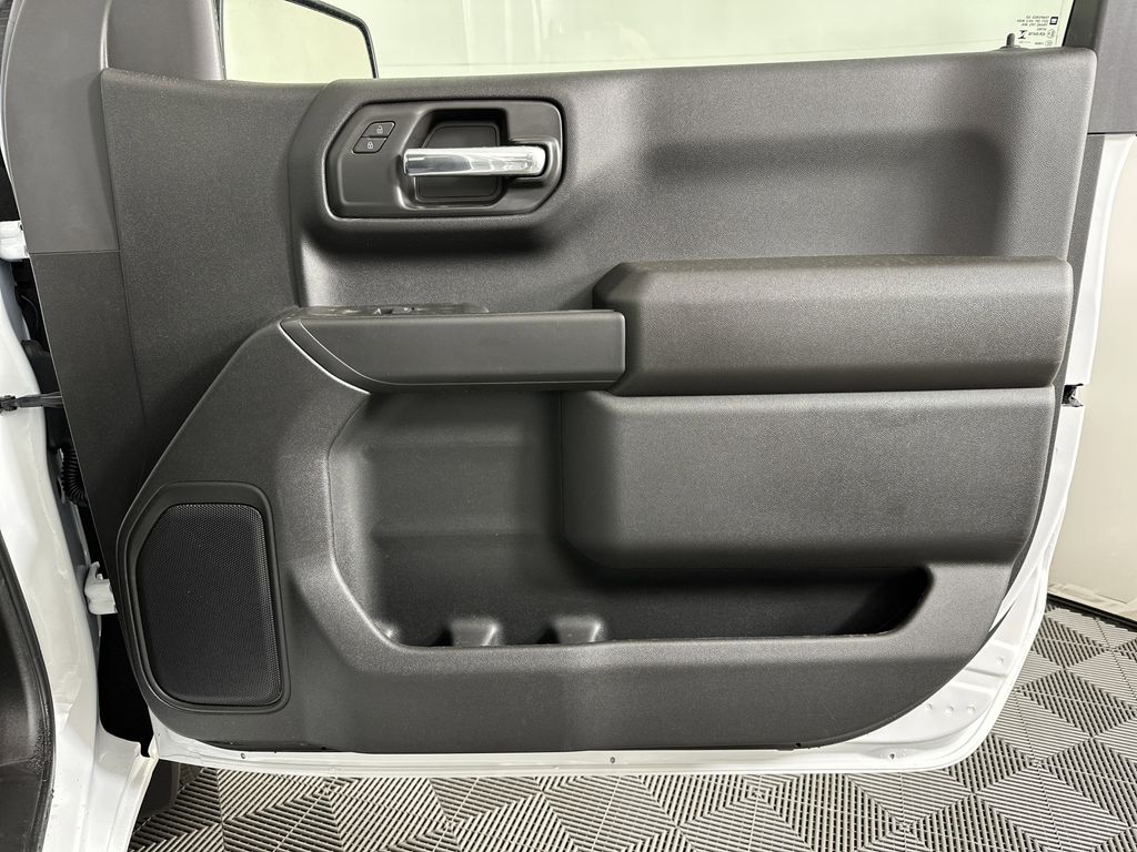 new 2025 GMC Sierra 1500 car, priced at $33,145