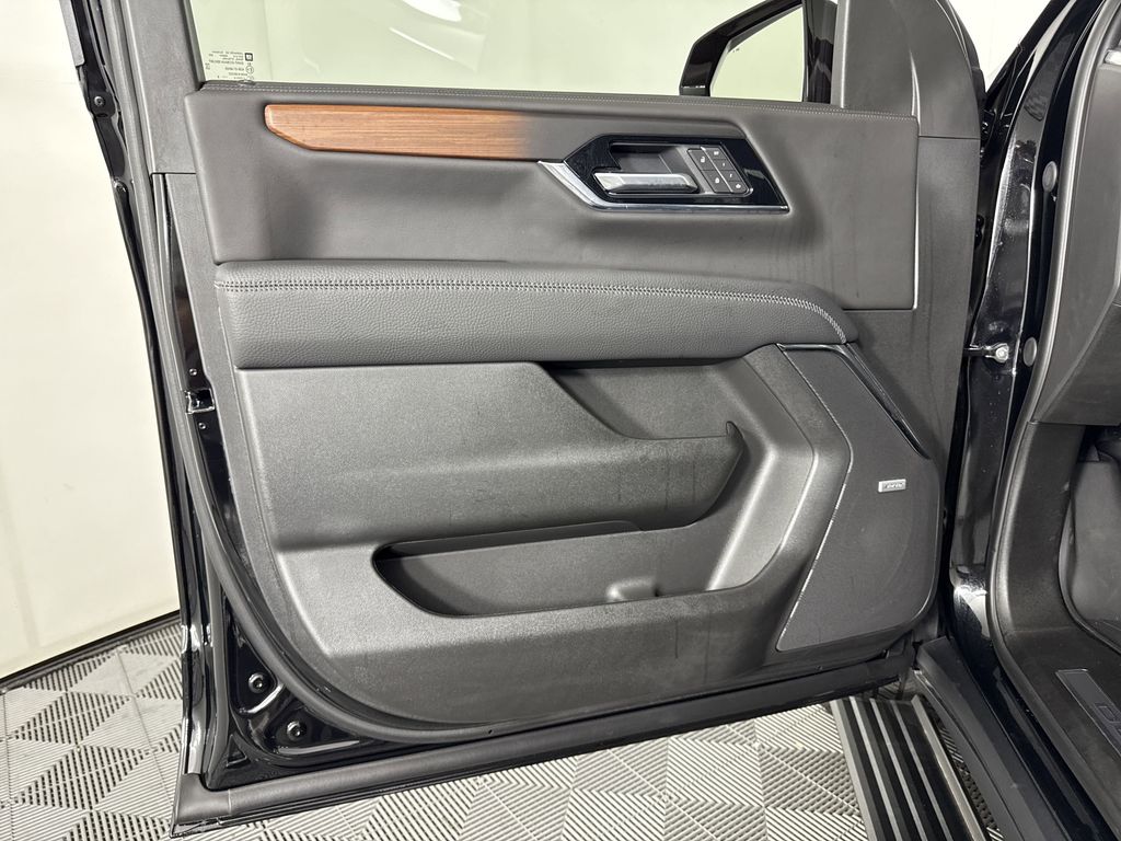 new 2025 GMC Yukon XL car, priced at $97,086