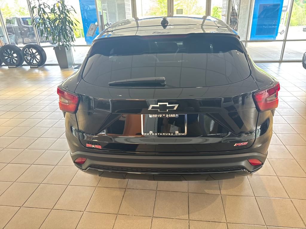 new 2025 Chevrolet Trax car, priced at $24,290