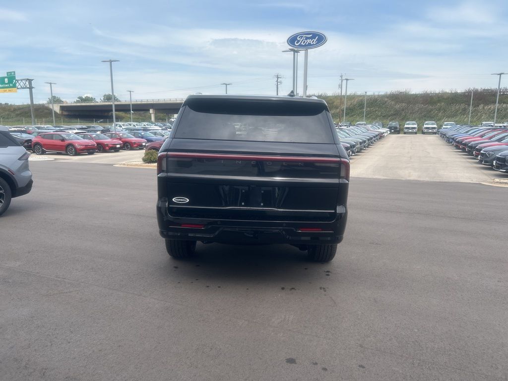 new 2025 Lincoln Navigator car, priced at $100,190