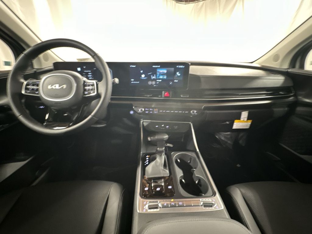 new 2025 Kia Carnival car, priced at $47,912