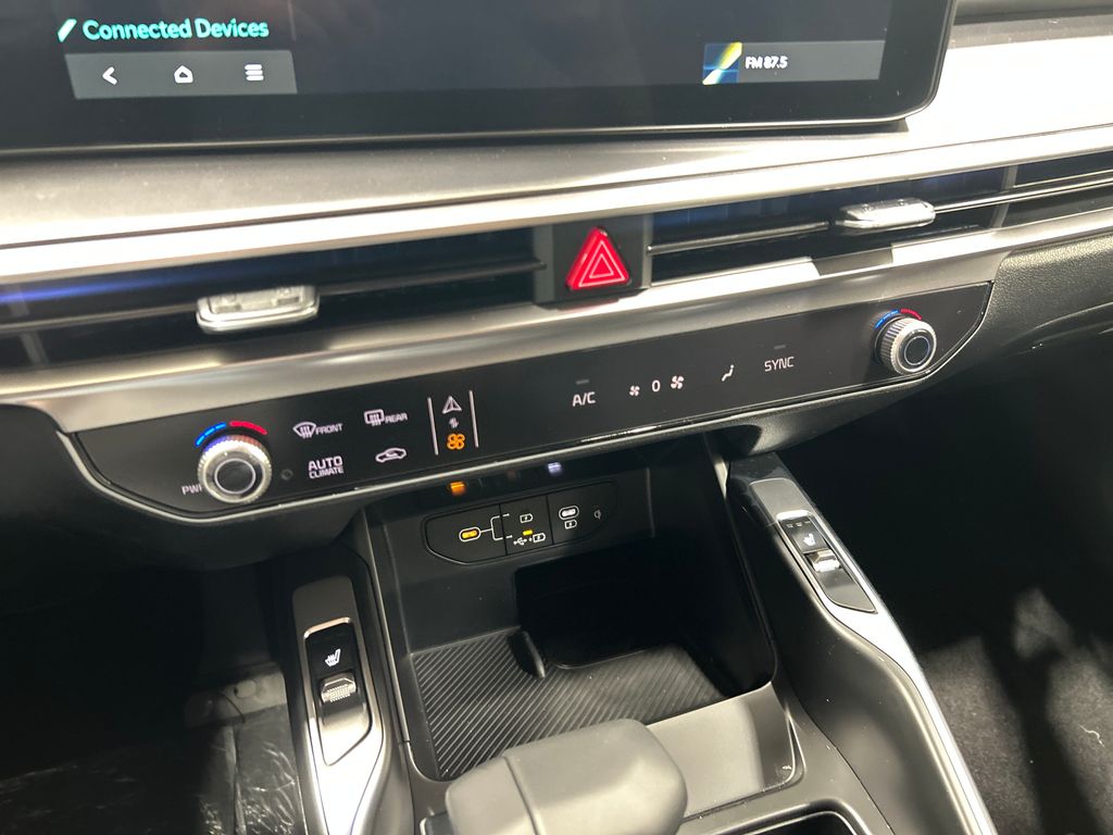 new 2025 Kia Sorento car, priced at $35,985